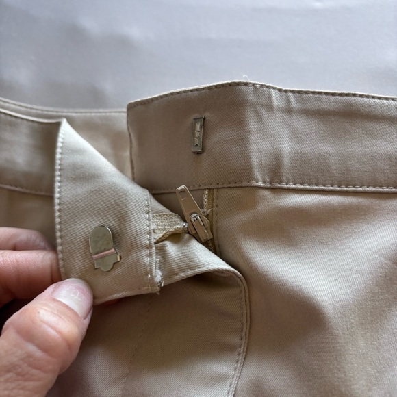 NWT women’s Nike dry fit golf shorts - Picture 4 of 11